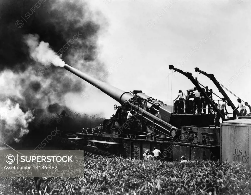 1940S Wwii Era Big Artillery Railroad Gun Firing