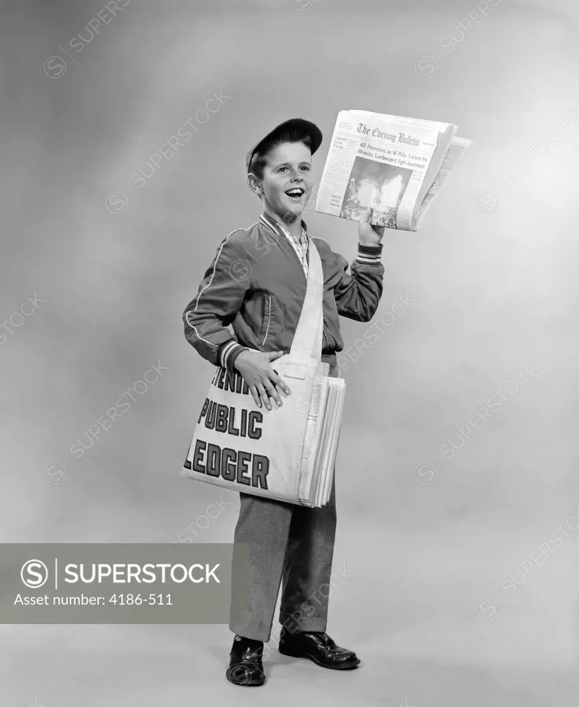 1950S Shouting Newsboy Standing Selling Newspapers