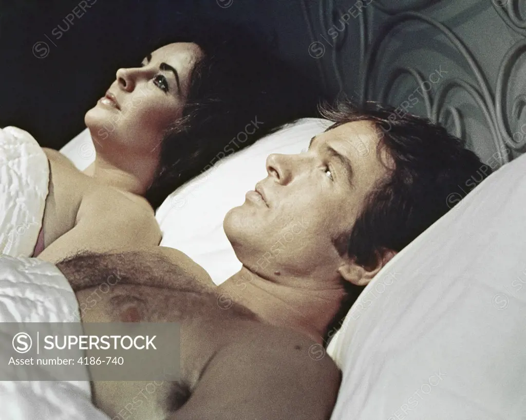 1970S 1970 The Only Game In Town Elizabeth Taylor, Warren Beatty In Bed Awake