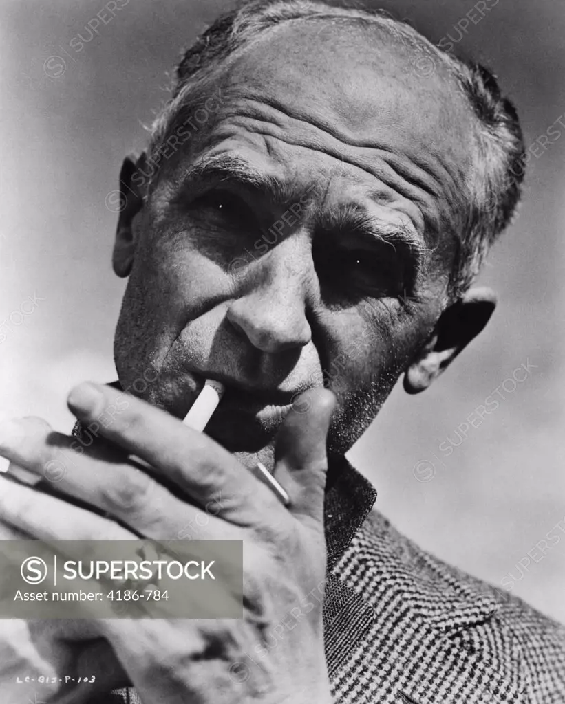 1940S 1944 Portrait Ernie Pyle Lighting Cigarette