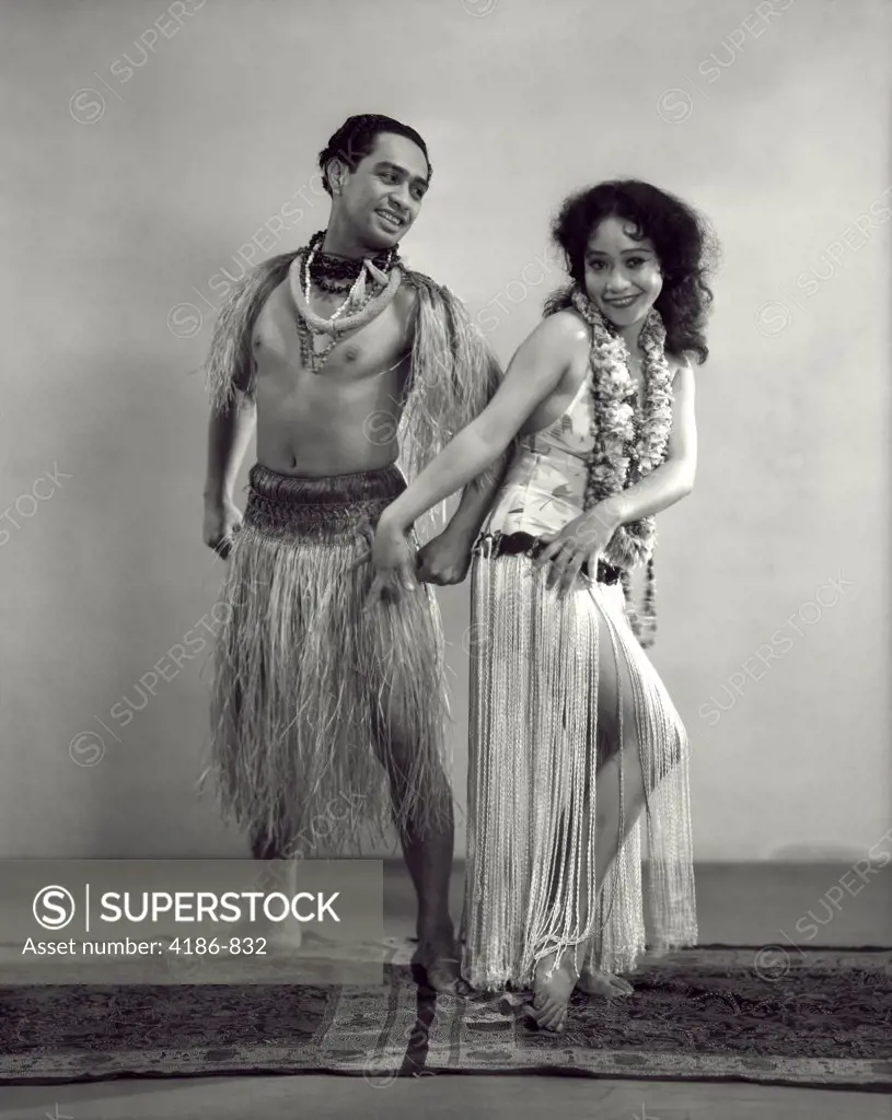 1920S Studio Shot Man Woman Polynesian Dancers Grass Skirts