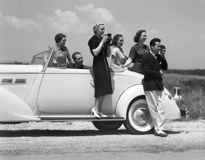 1940S Camera Tourists Car Men Women