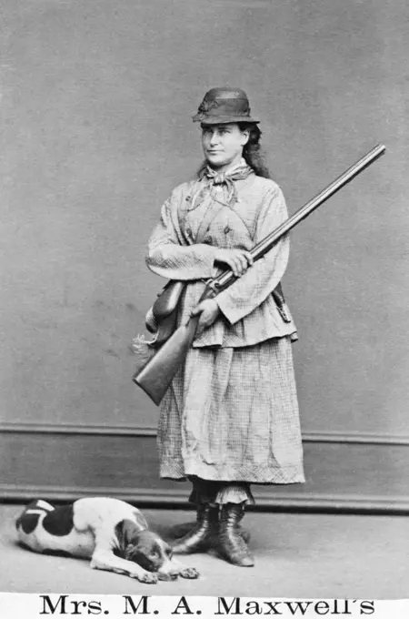 1870 1870s PORTRAIT MARTHA MAXWELL POSING WITH SHOTGUN FAMOUS NATURALIST FIRST WOMAN TO HAVE SUBSPECIES NAMED AFTER HER 
