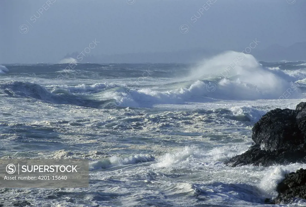 Crashing waves, Long Beach, Clayoquot Sound, Vancouver Island, British Columbia, Canada