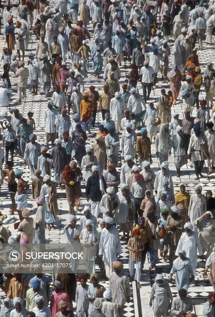 Mass of pedestrians, Amritsar, India