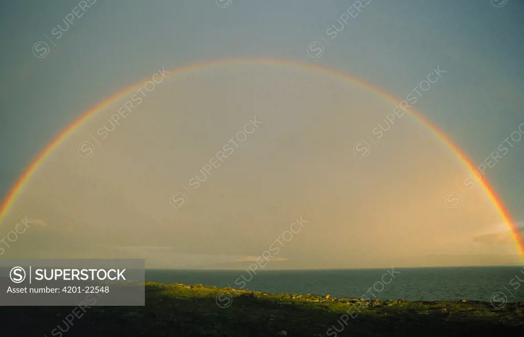 Rainbow over horizon