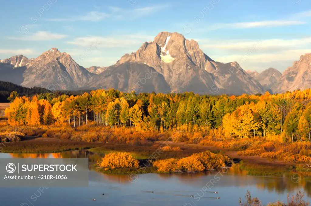 USA, Wyoming, Grand Teton National Park, Snake River, Oxbow during fall