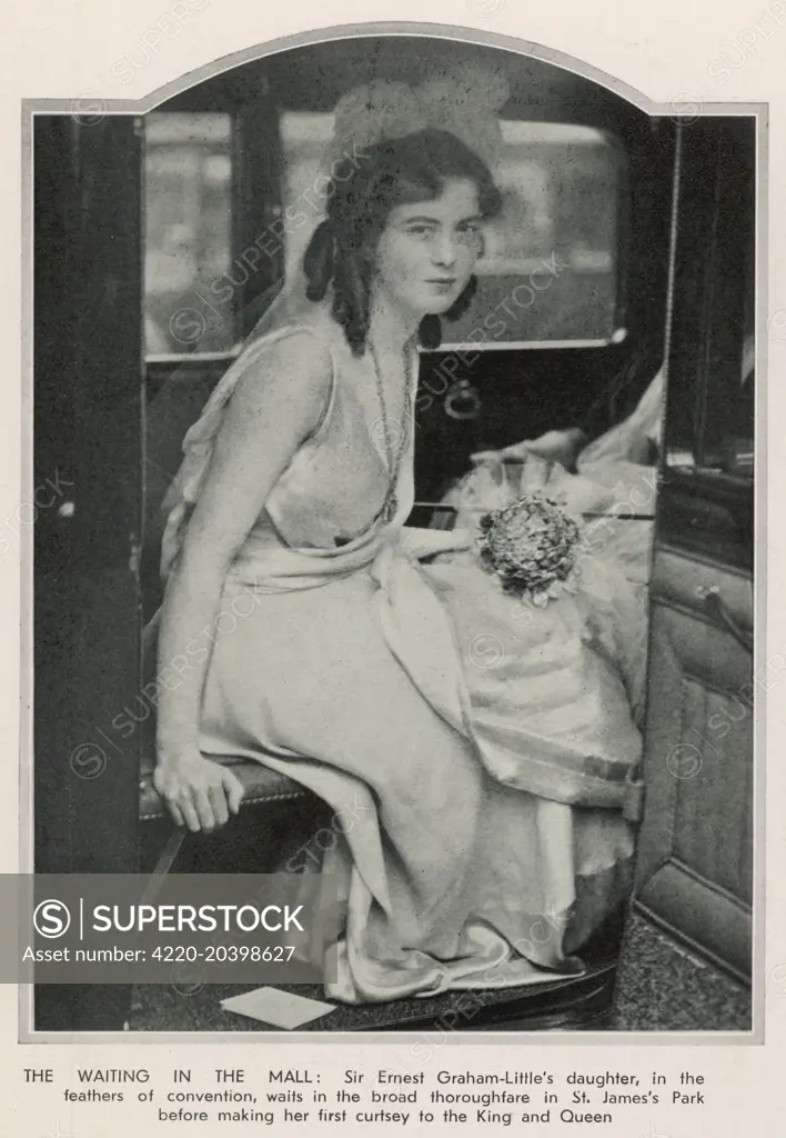 Debutante Waiting in the Mall     Date: 1931