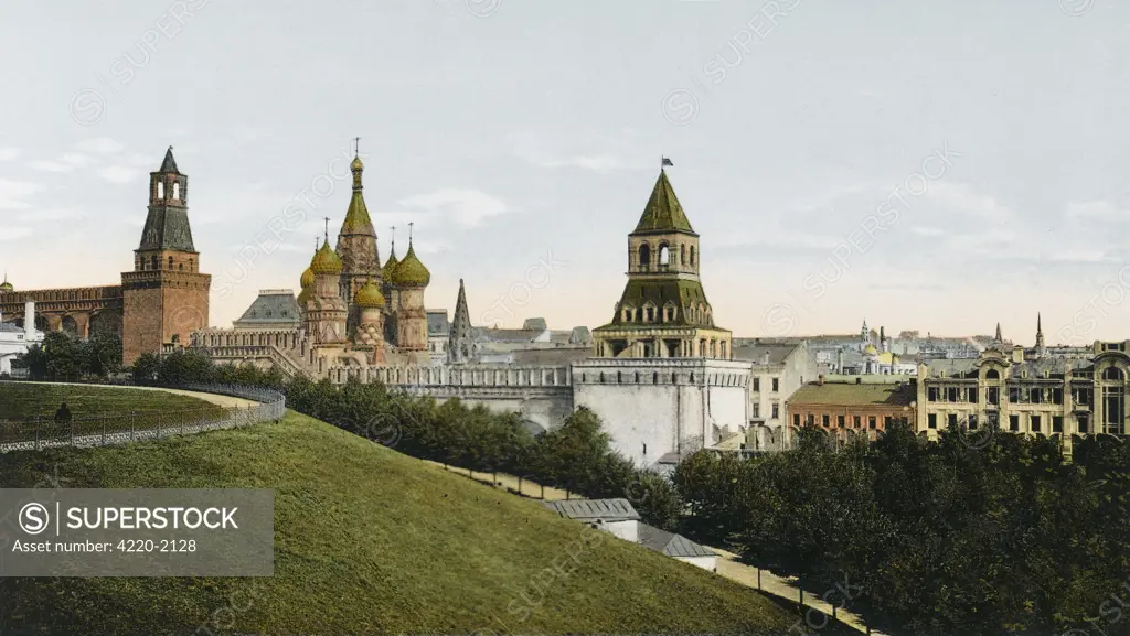 Moscow:general viewfrom the Kremlin Date: 1908