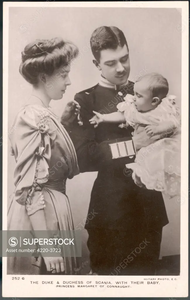 GUSTAV VI as Duke of Scania  King of Sweden (1950-73)  with his first wife Margaret  of Connaught (1882-1920) and their baby     Date: 1882 - 1973