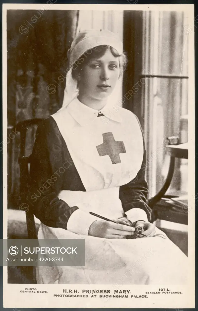 PRINCESS MARY later VISCOUNTESS LASCELLES  as a nurse during the First  World War, photographed at  Buckingham Palace     Date: 1897 - 1965