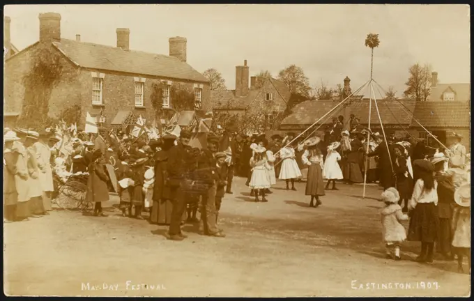 May-Day festival, with  portable maypole, at  Eastington, Gloucestershire        Date: 1907