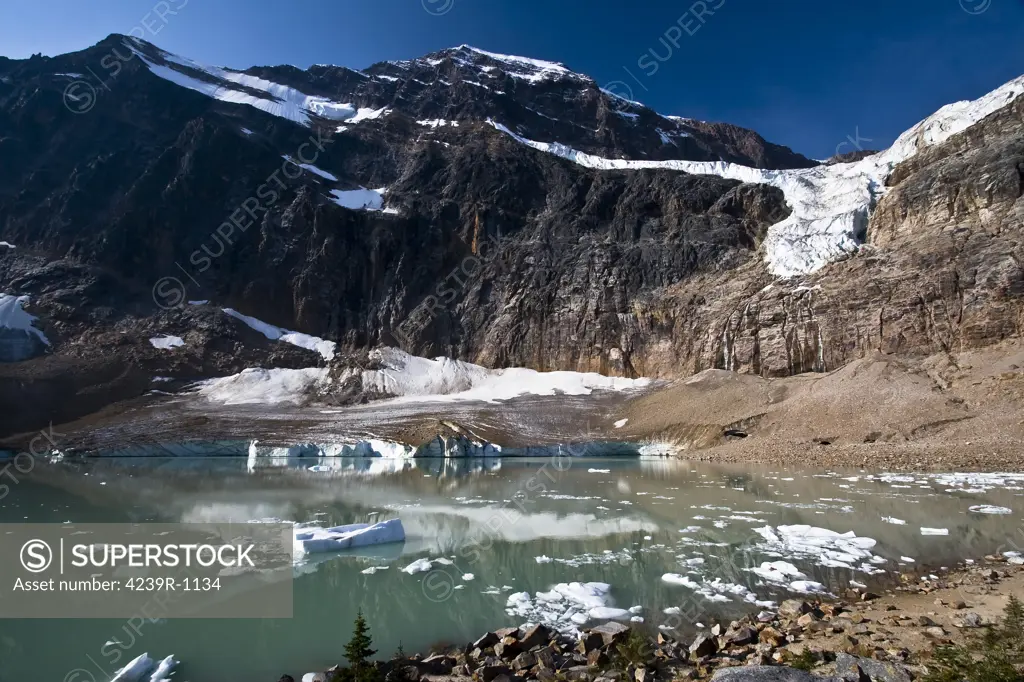 View of the Angel Glacier on Mount Edith Cavell