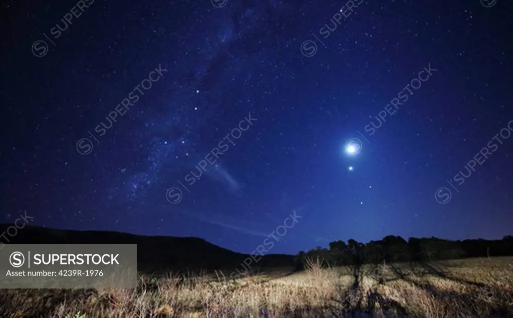 The Moon, Venus, Mars and Spica in a quadruple conjunction in Azul, Argentina.