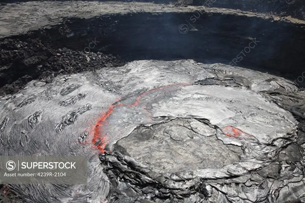 February 8, 2008 - Overflowing lava lake in pit crater, Erta Ale volcano, Afar region, Danakil Depression, Ethiopia.