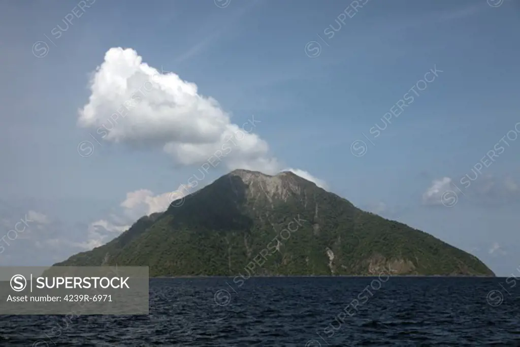 November 25, 2012 - Batu Tara volcano, Komba Island, Indonesia.