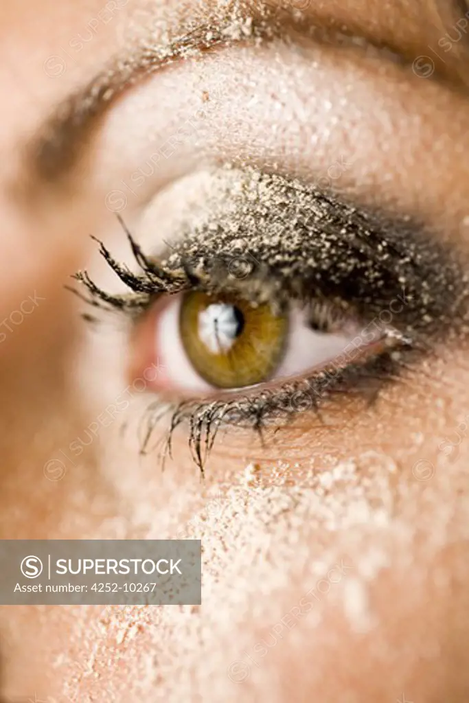 Woman eye powder
