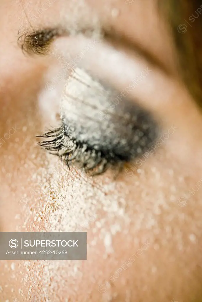 Woman eye powder