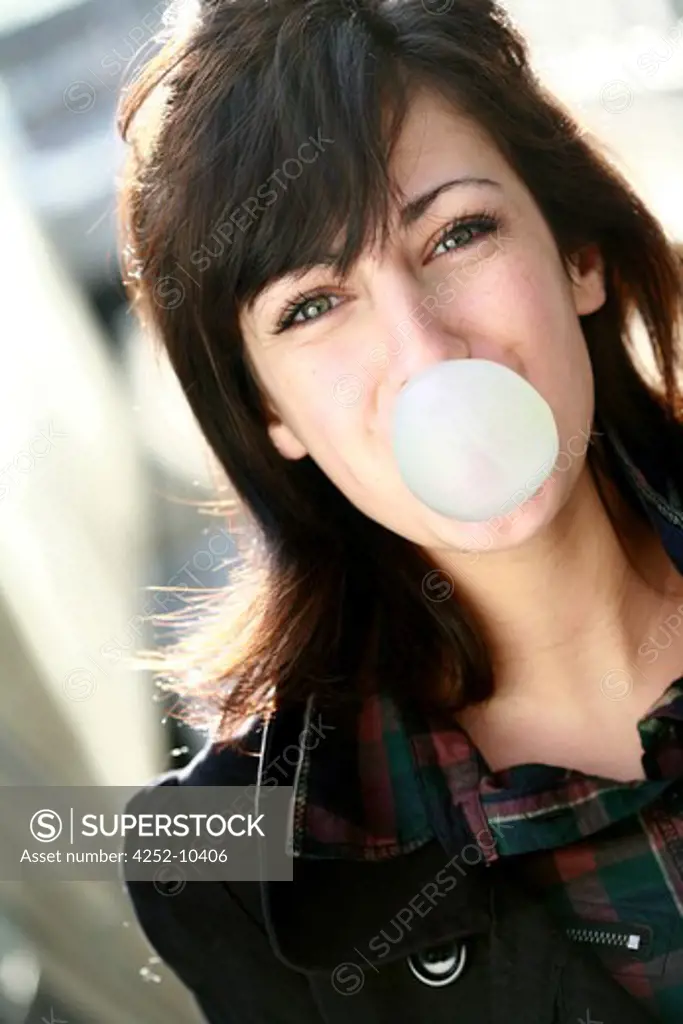 Woman bubble-gum