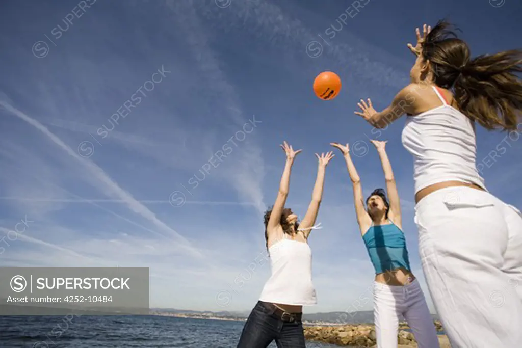 Women beach-volley