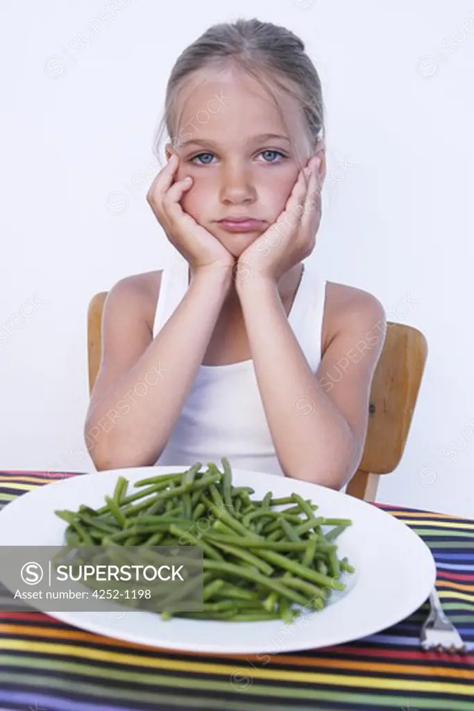 Little girl meal refusing