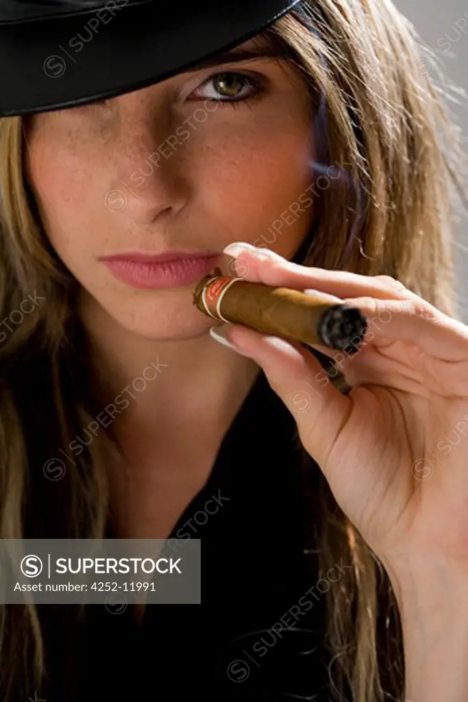 Woman cigar.