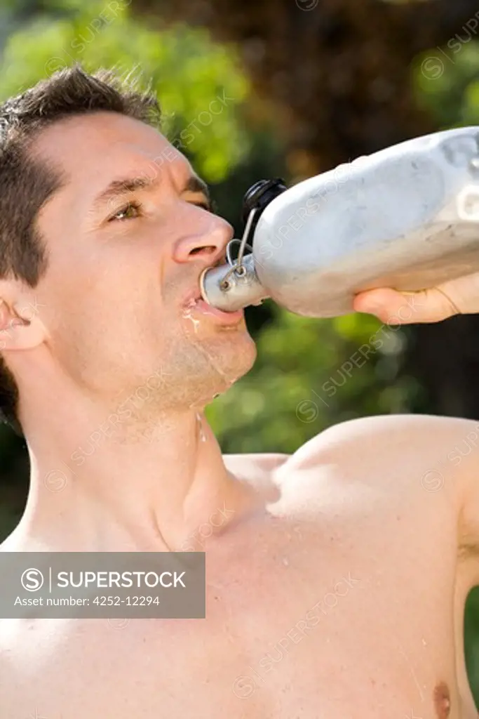 Man bottle water