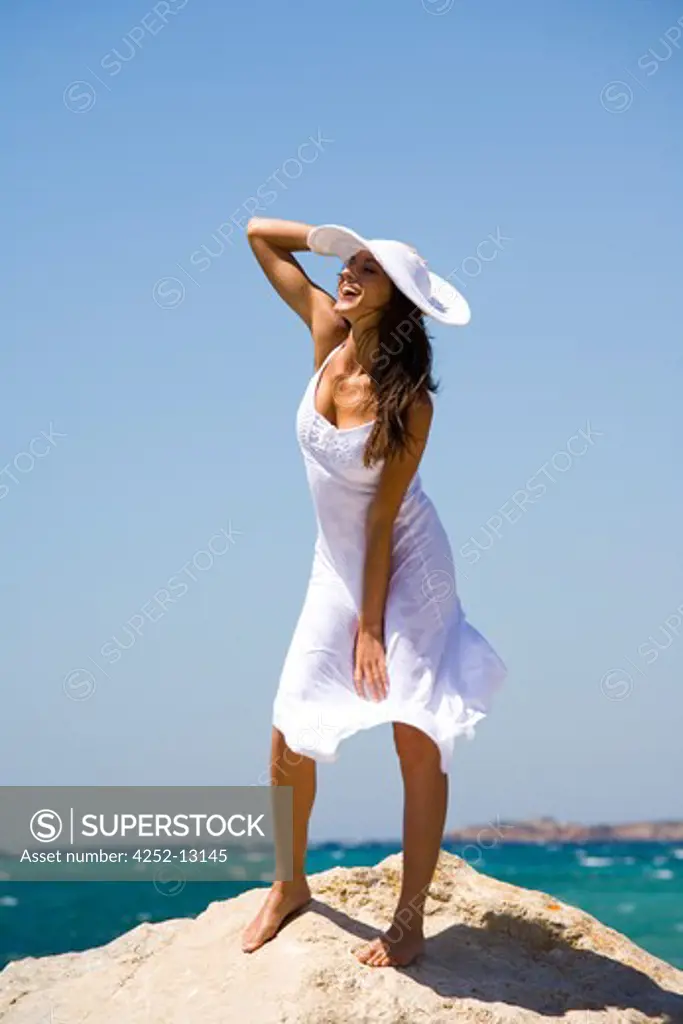 Woman dress sea.