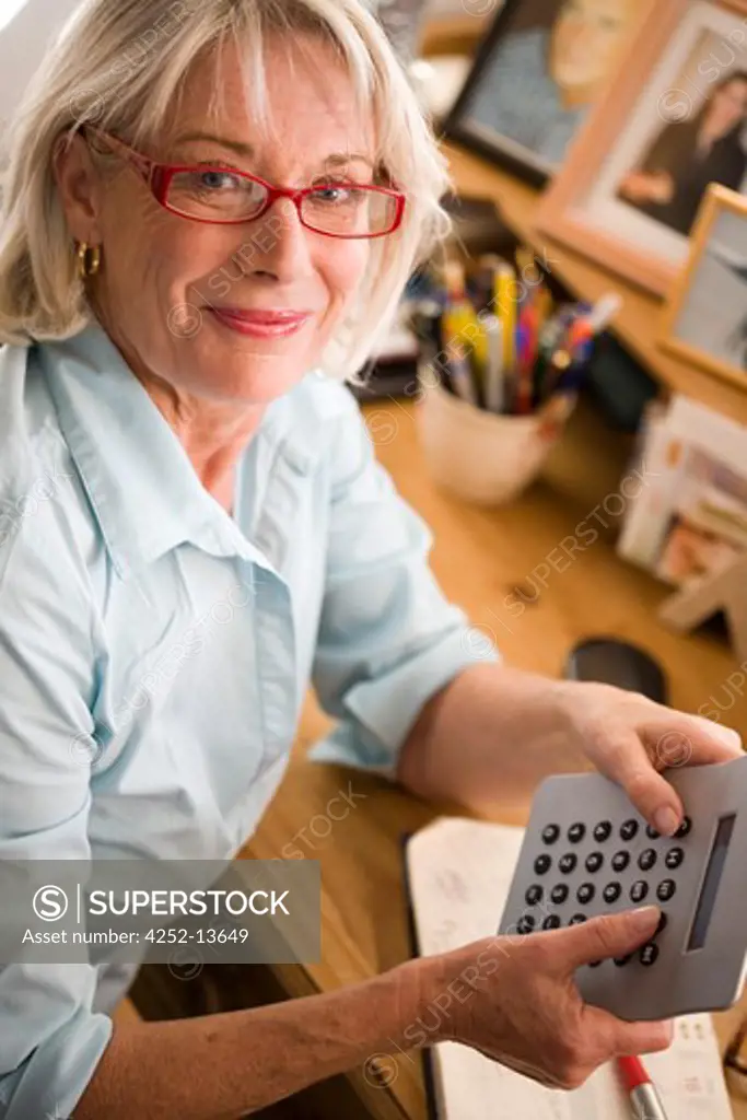 Woman calculator
