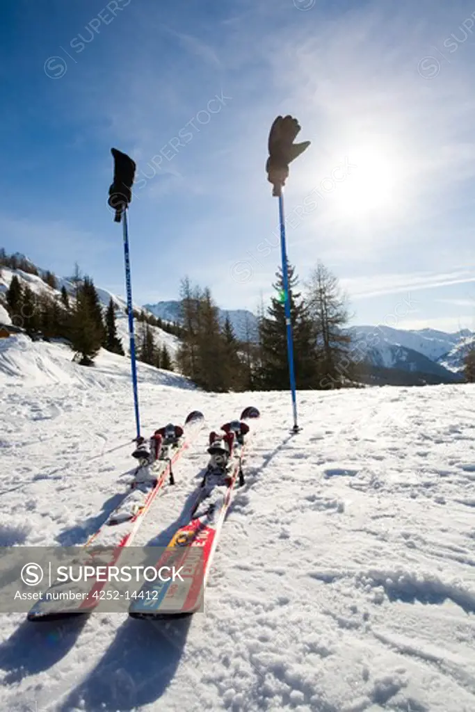 Ski equipment run