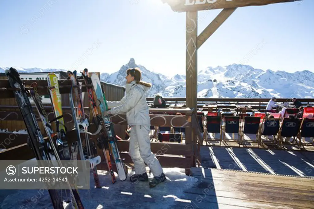 Woman ski stowage