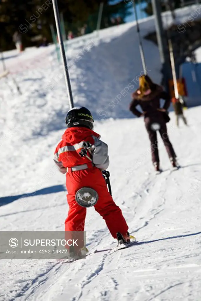 Child ski tow
