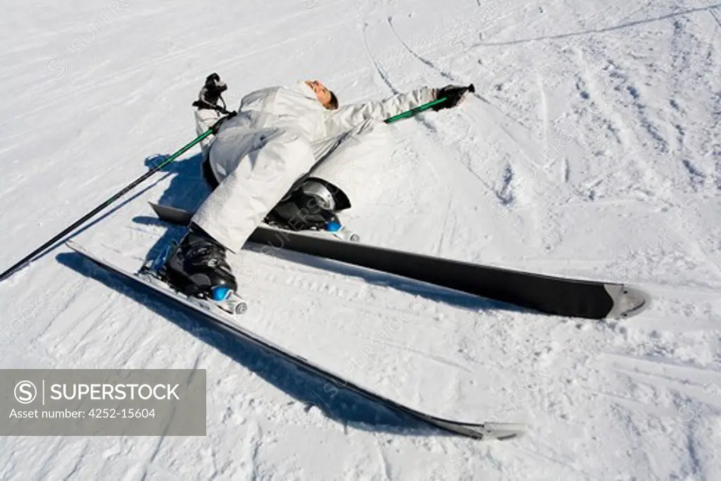 Woman ski fall