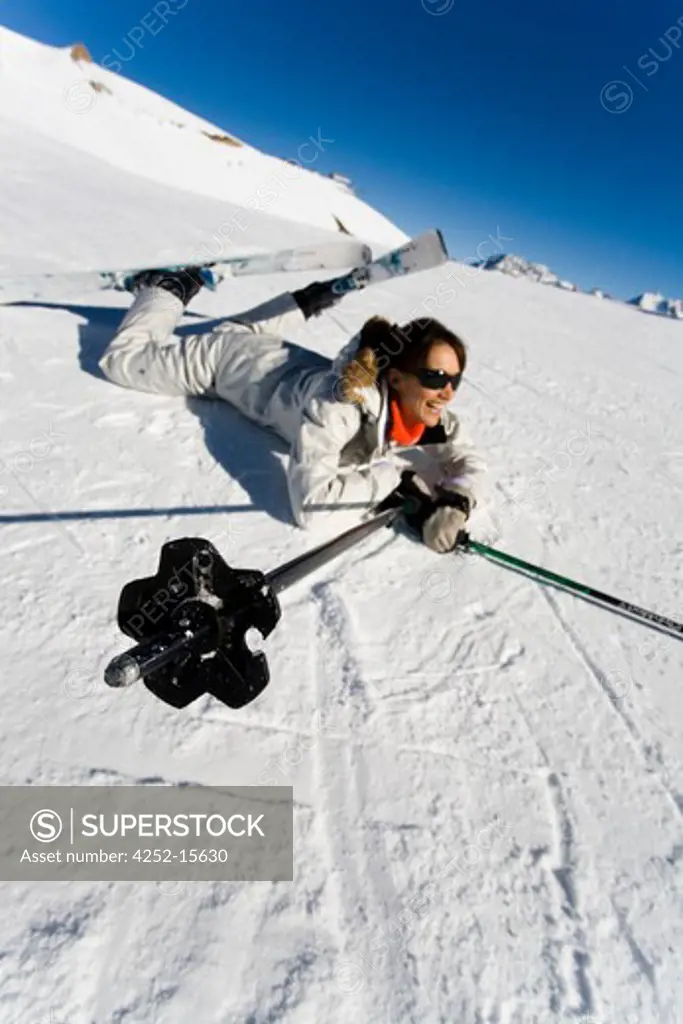 Woman ski fall
