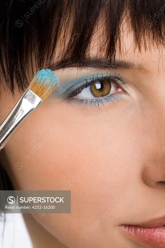 Woman brush make-up