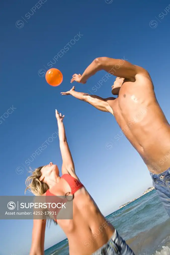 Couple beach volley