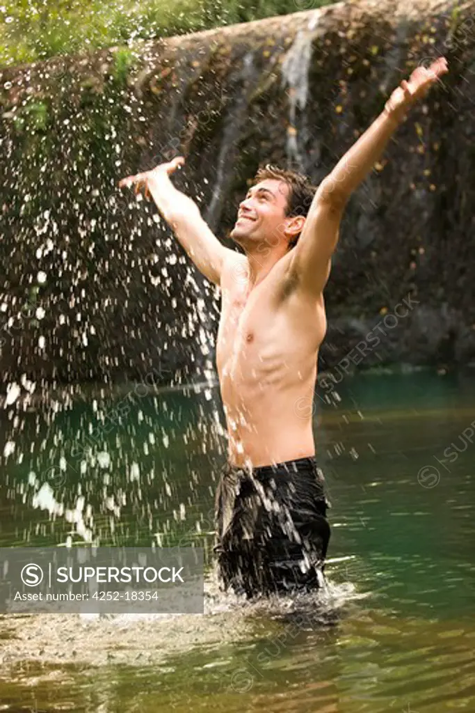 Man waterfall bath