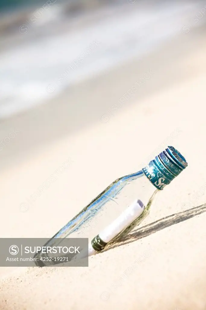Bottle sea