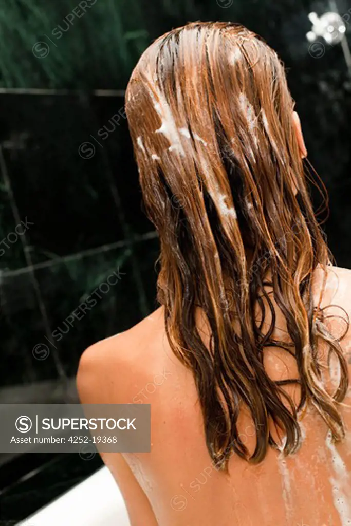 Woman shampoo