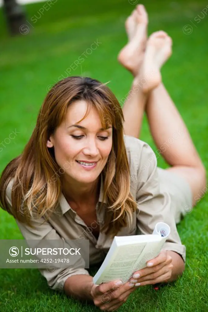 Woman park reading