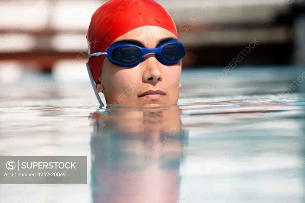 Woman natation pool