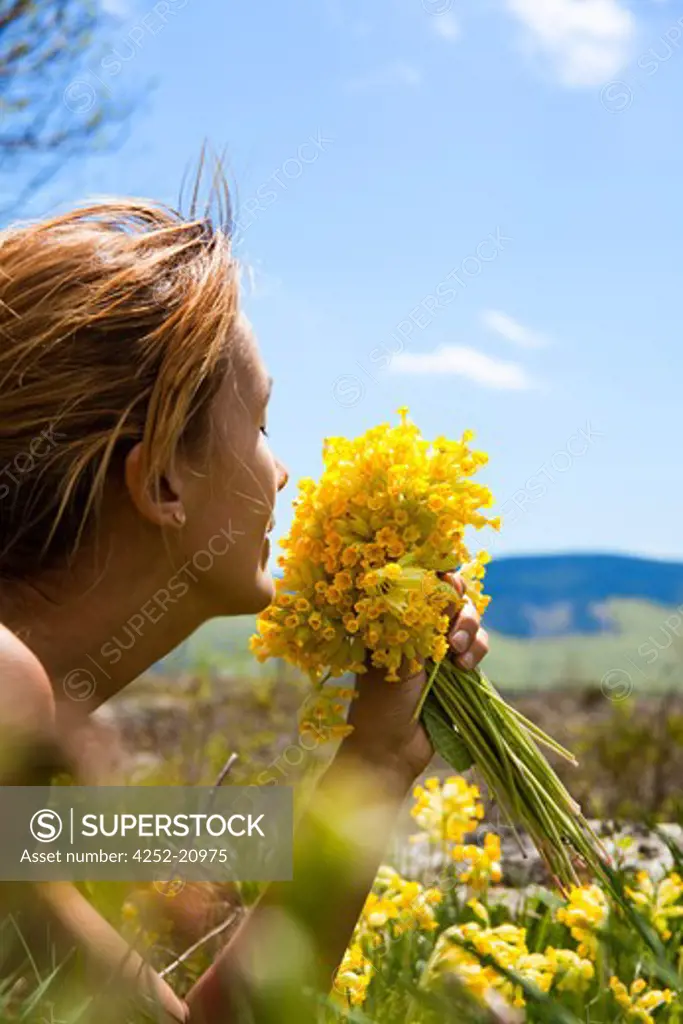 Woman cuckko flowers
