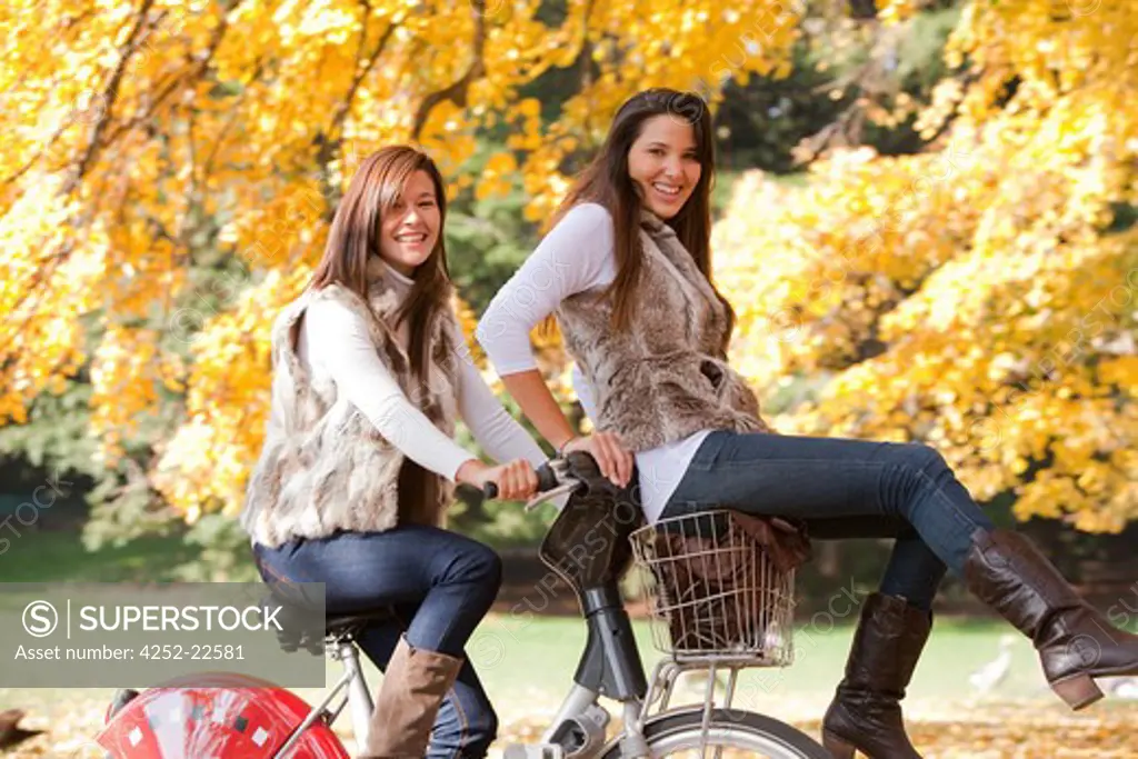 Women nature bike