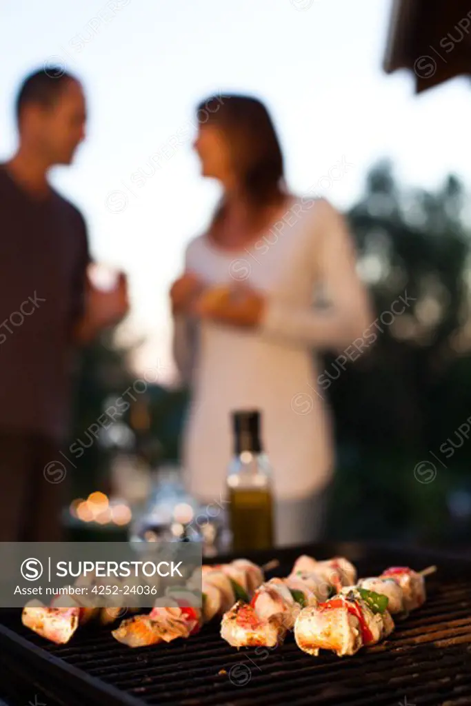Couple barbecue