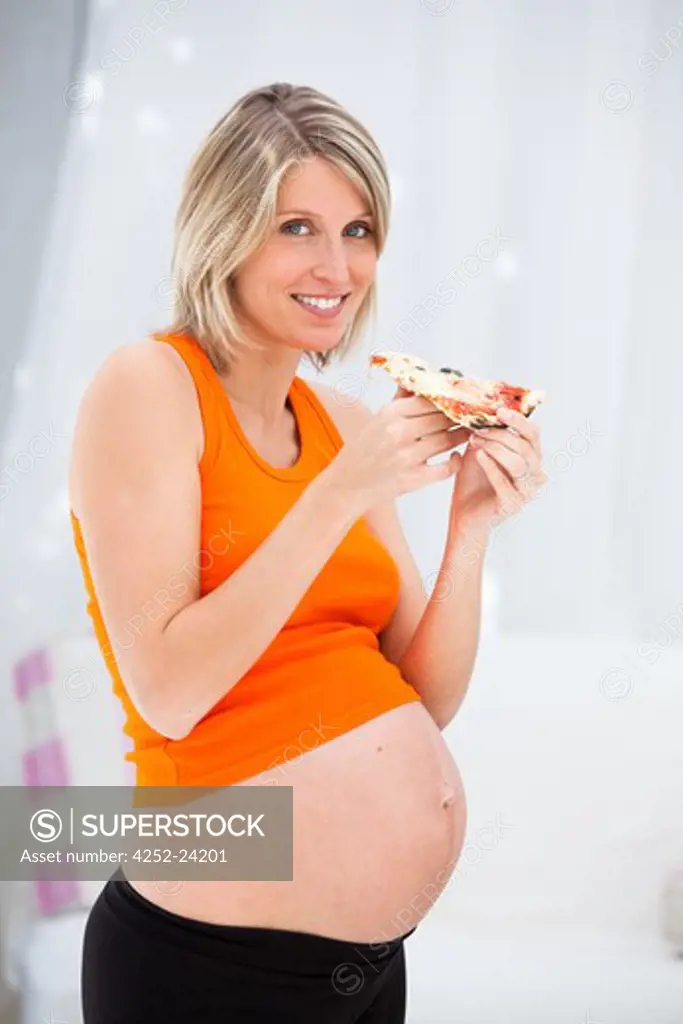 Pregnant woman pizza