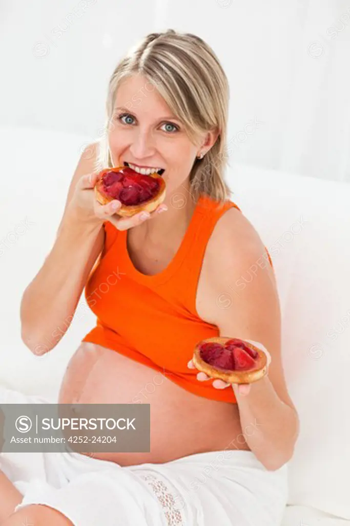 Pregnant woman pie