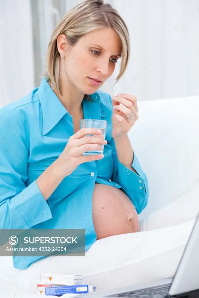 Pregnant woman medicine