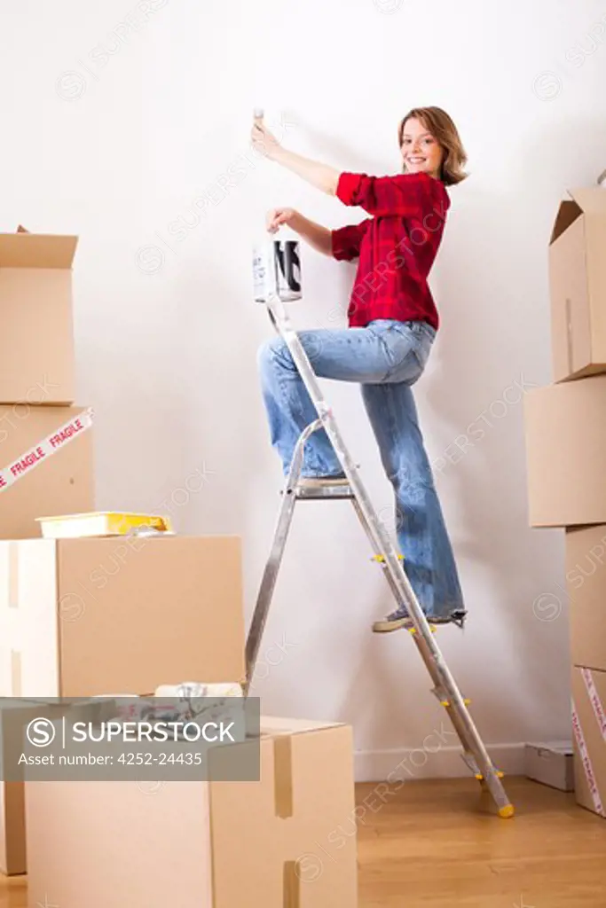 Woman move in painting