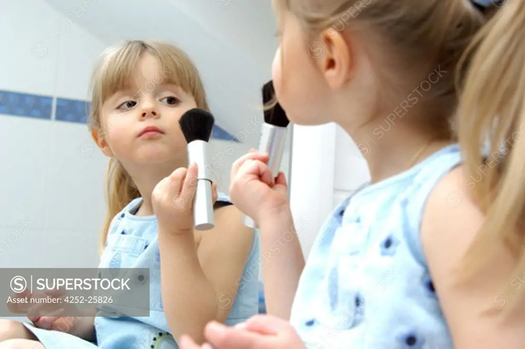 Little girl and make up