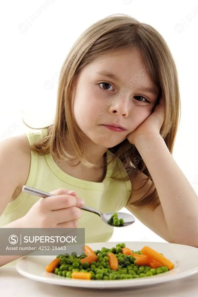Child vegetables and refusal